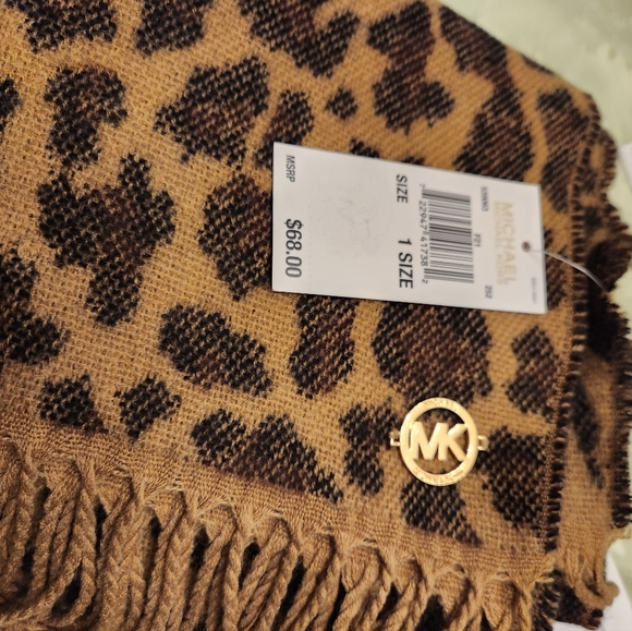 MK SCARF - Picture 3 of 4